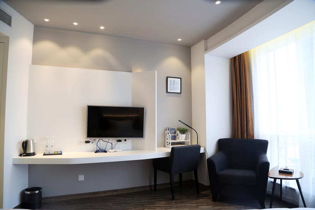 Delight Palace Jingan Service Shanghai