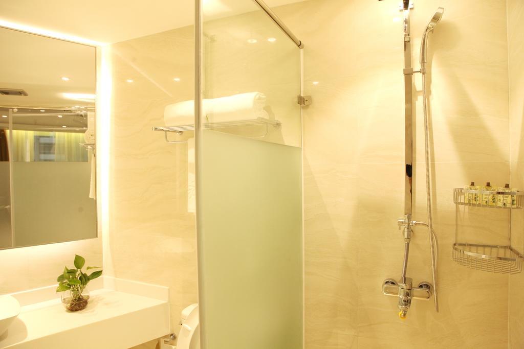 Delight Palace Jingan Service Aparthotel 4*